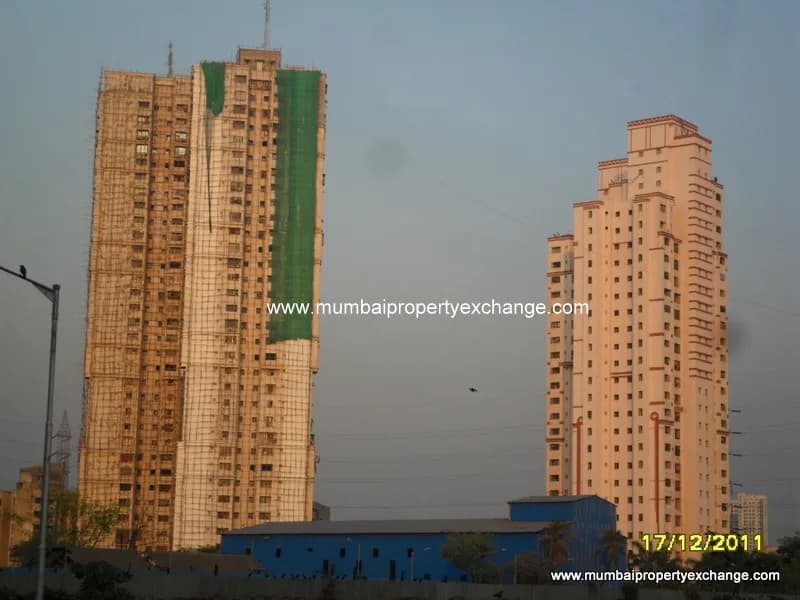 Lloyds Estate photo 1