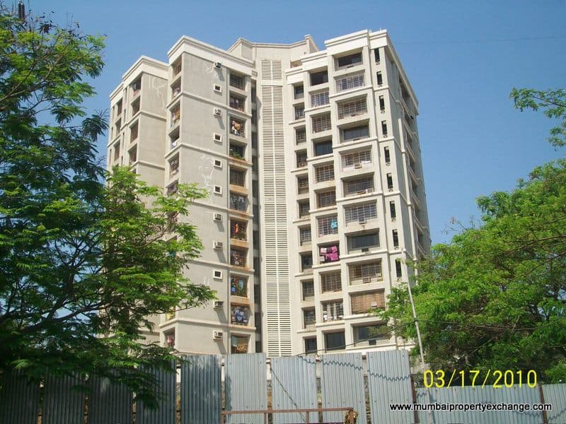 Lemont Apt in Malad East - Photo 13