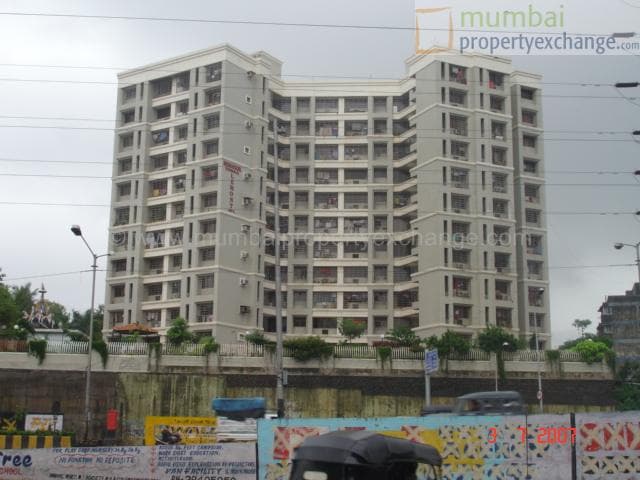 Lemont Apt in Malad East - Photo 6