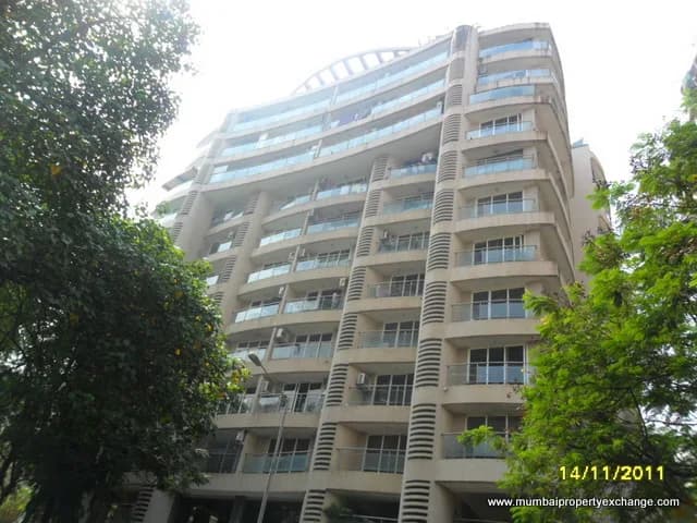 Golden Peak  photo 1