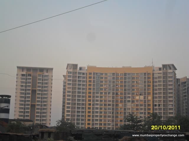 Lodha Aqua in Dahisar East - Photo 11