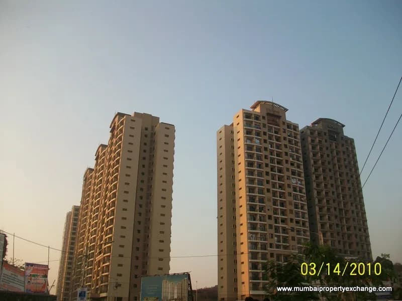 Raheja Heights photo 1