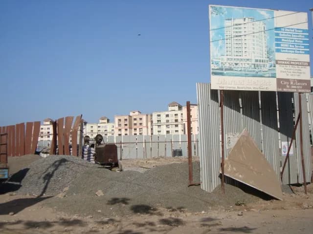 Dhwani Height photo 3
