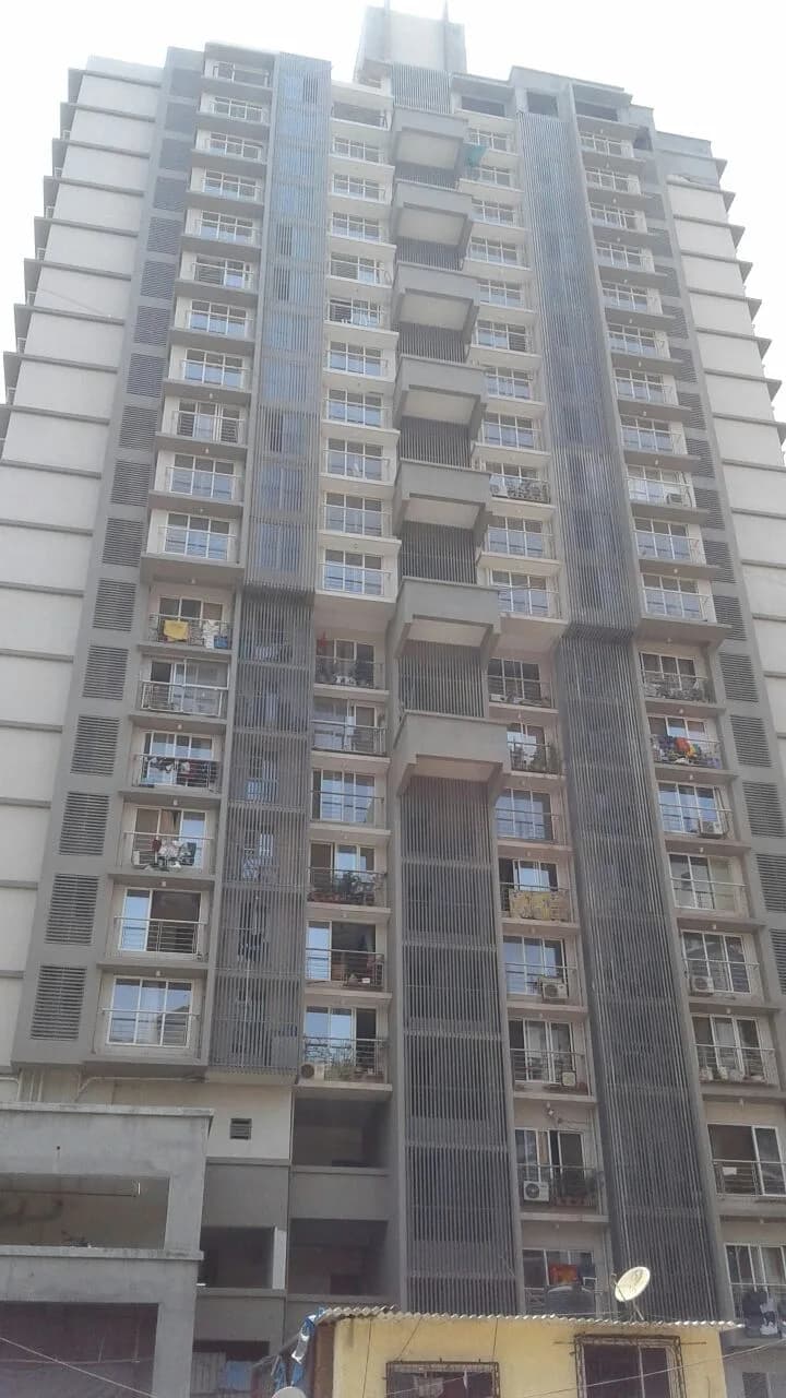 Veena Crest photo 4