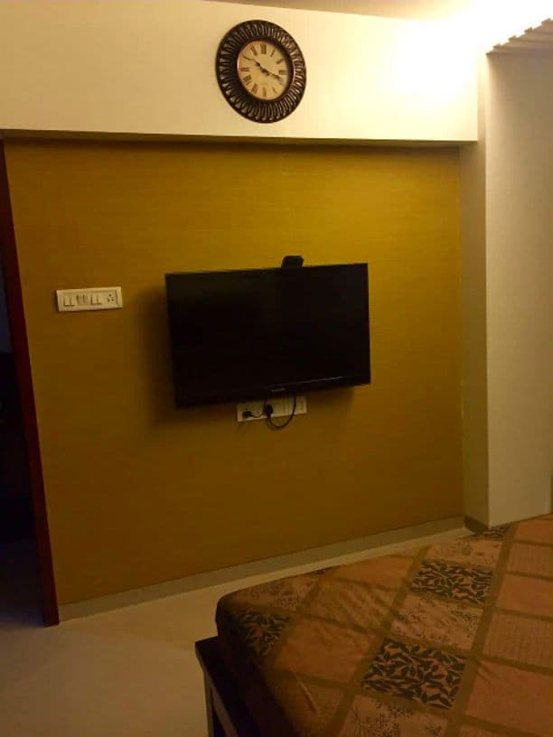 Lok Nirman in Khar West - Photo 3