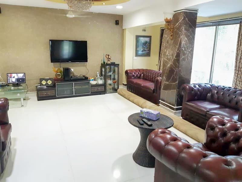 Hashu Niwas in Bandra West - Photo 4