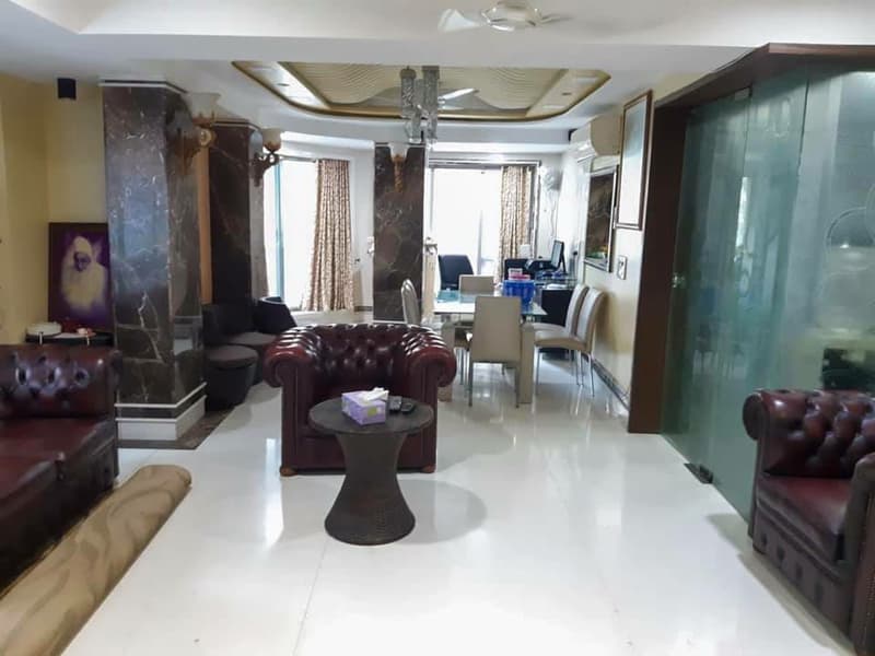 Hashu Niwas in Bandra West - Photo 5