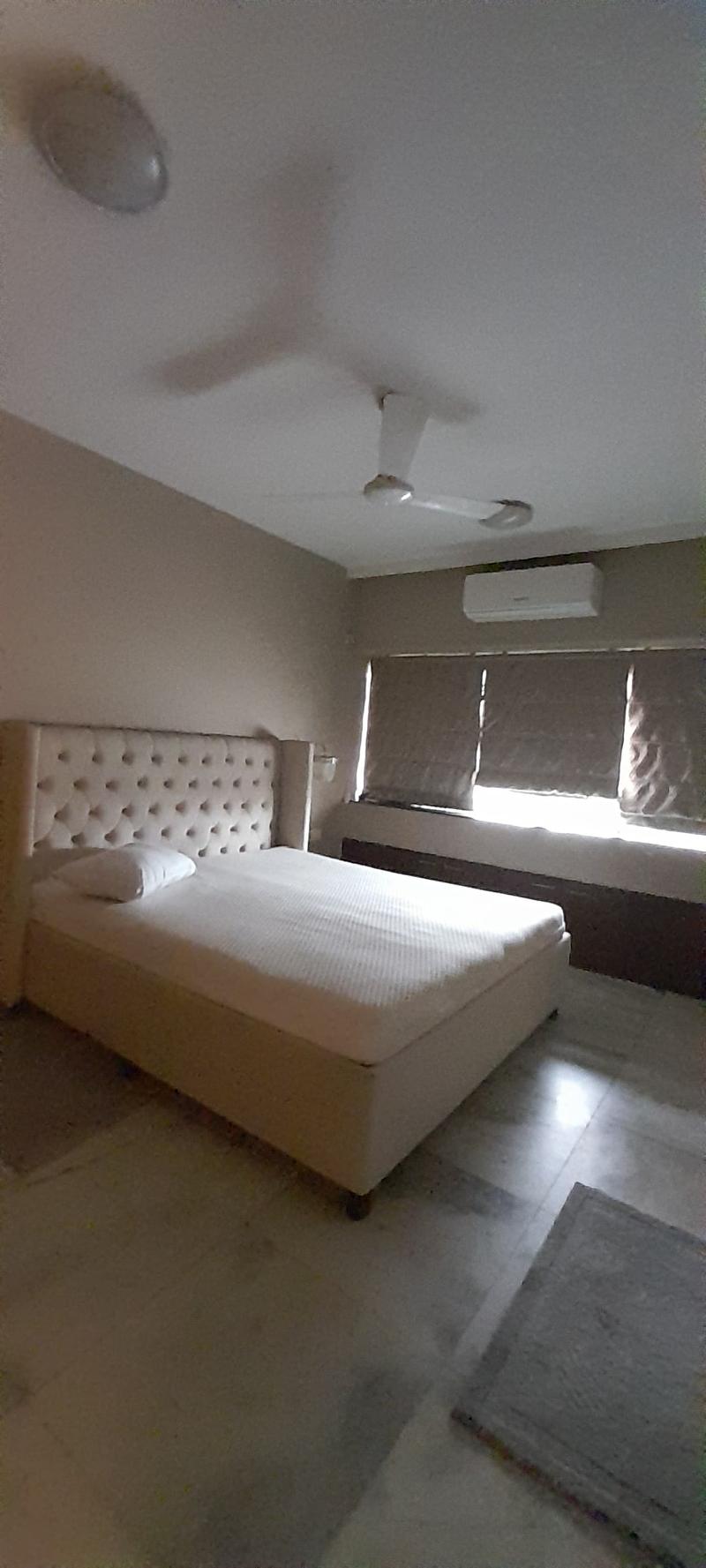 New Link Palace in Andheri West - Photo 4