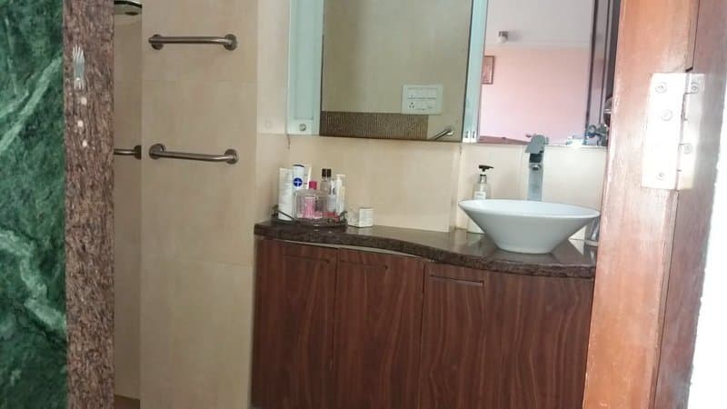 New Link Palace in Andheri West - Photo 3