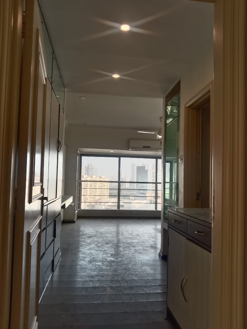 Madhuli in Worli - Photo 12