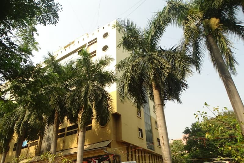 Floral Deck Plaza in Andheri East - Photo 2