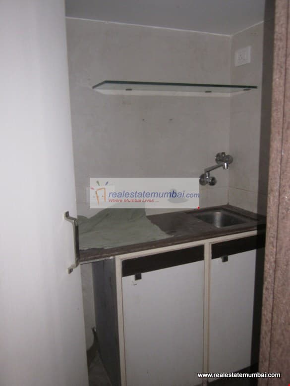 Laxmi Plaza in Andheri West - Photo 5