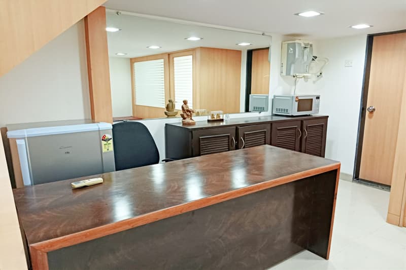 Royal Plaza in Andheri West - Photo 9