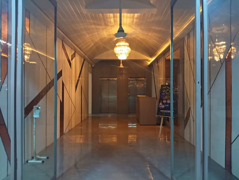 Royal Plaza in Andheri West - Photo 20