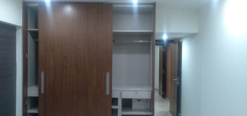 Vaswani Sea Garden View in Santacruz West - Photo 31