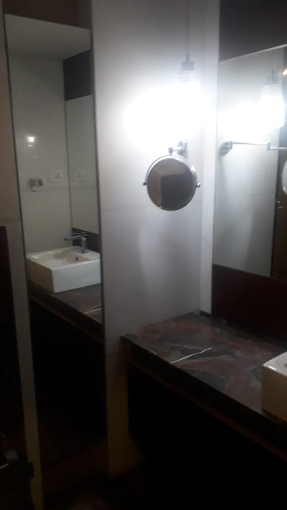 Vaswani Sea Garden View in Santacruz West - Photo 38