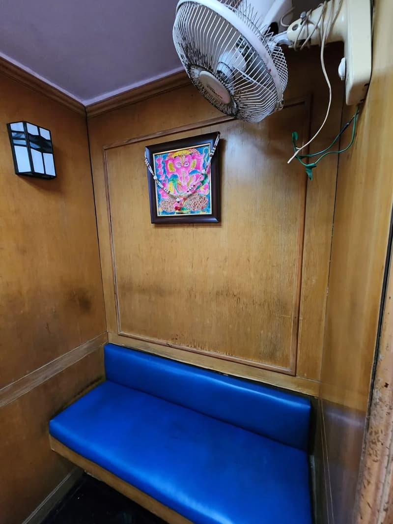 Office for Lease in Rajabahadur Compound, Fort - Photo 4
