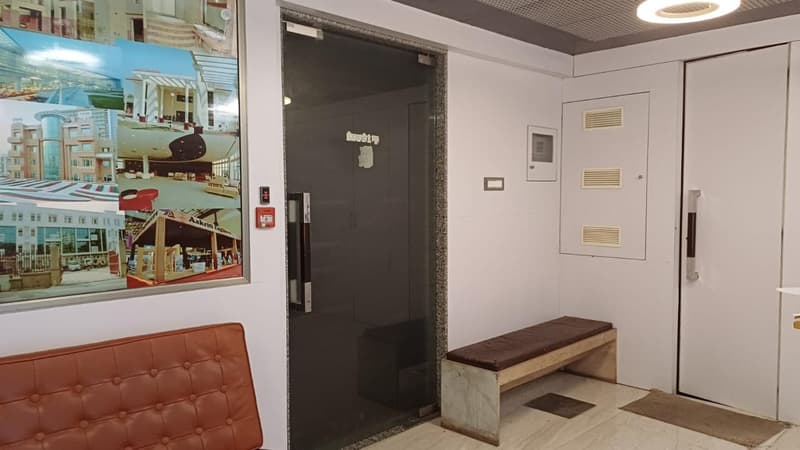 Man Excellenza in Vile Parle West - Photo 8