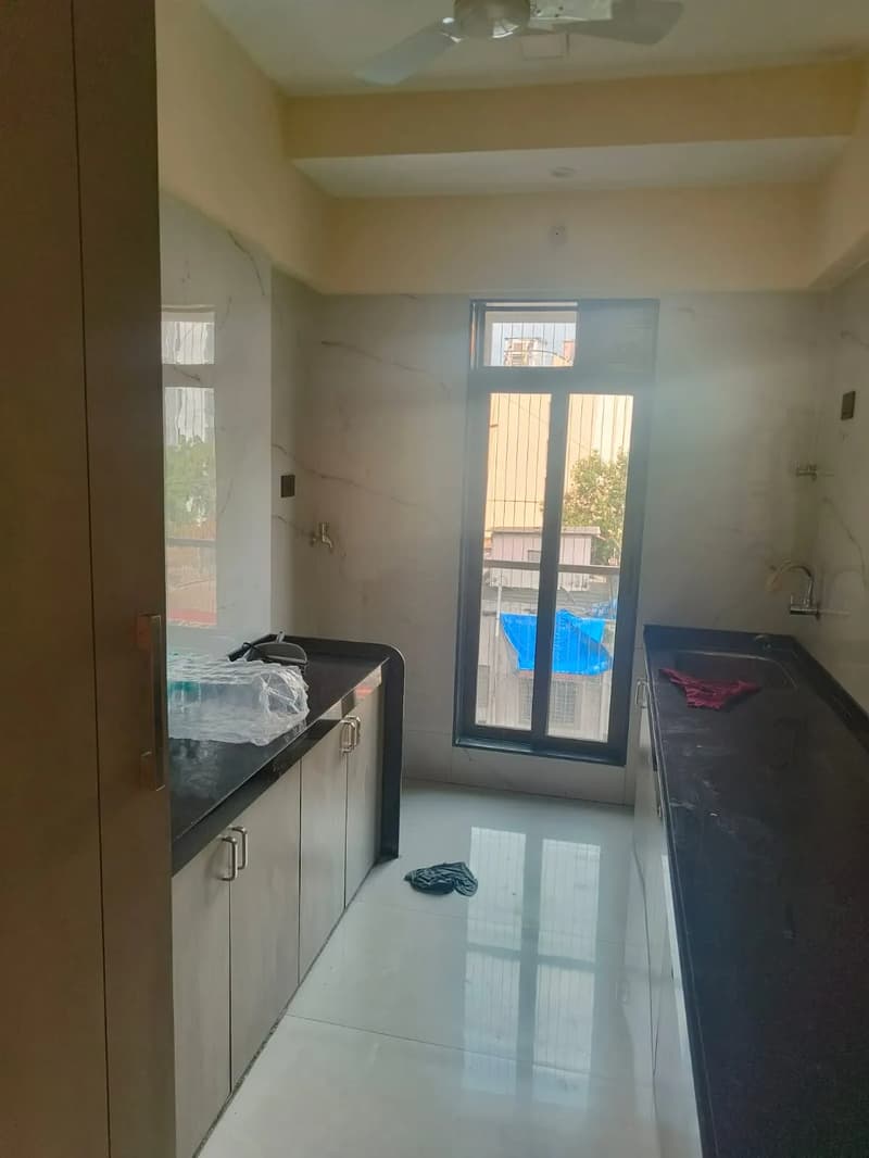 2 BHK Apartment for Rent in Sosar Solitaire, Khar West - Photo 3