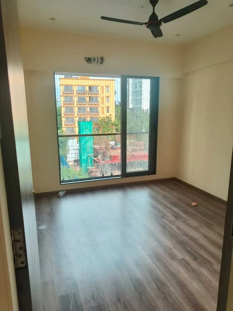 2 BHK Apartment for Rent in Sosar Solitaire, Khar West - Photo 2