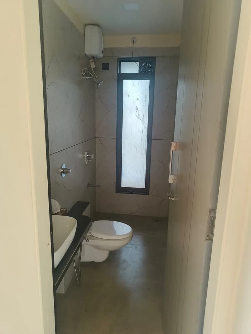 2 BHK Apartment for Rent in Sosar Solitaire, Khar West - Photo 8