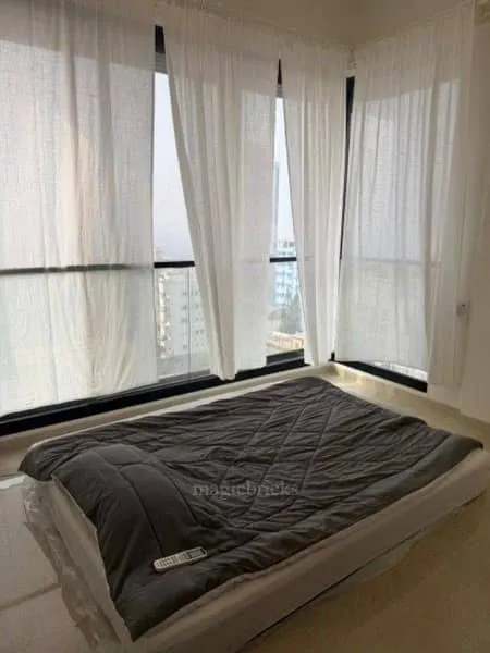 3 BHK Semi Furnished in Yasmina , Bandra West