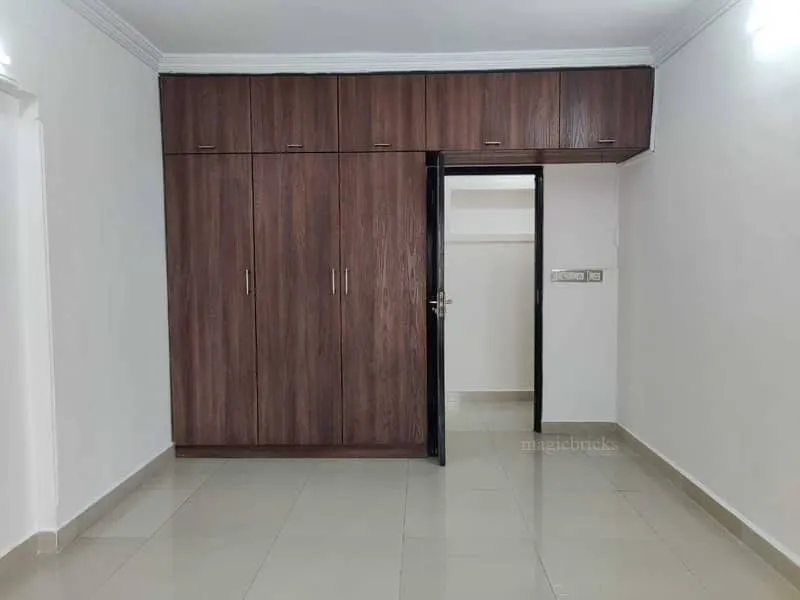  - Legend Apartments, Santacruz East