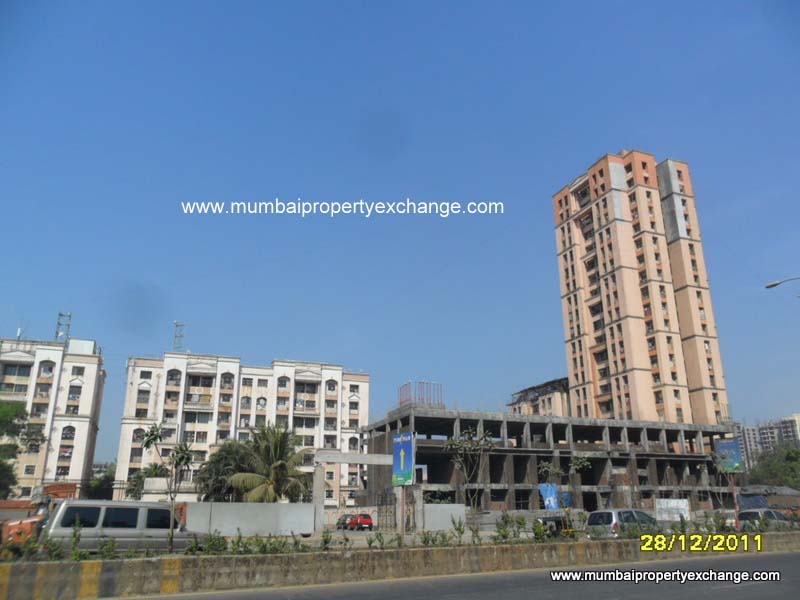 2 BHK Semi-Furnished in Vardhman Garden , Thane West