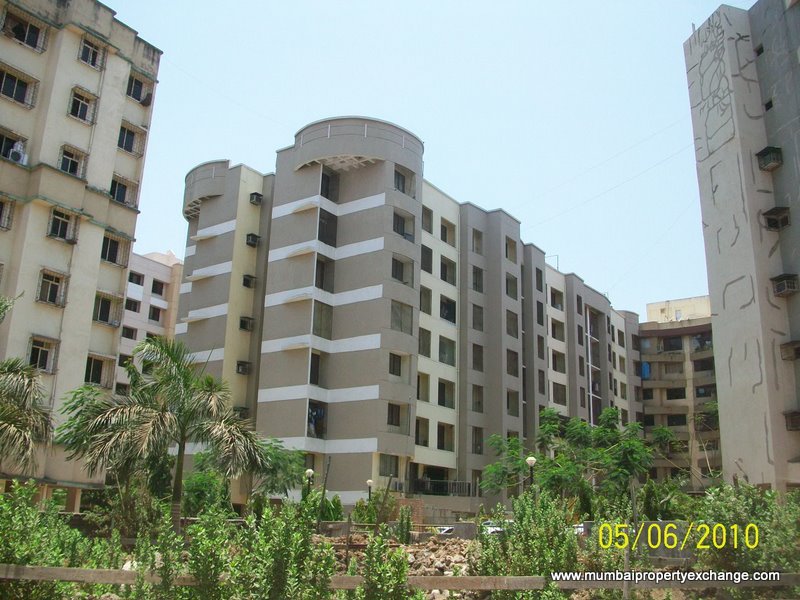 2 BHK Unfurnished in Shree Avenue Complex , Mira Road