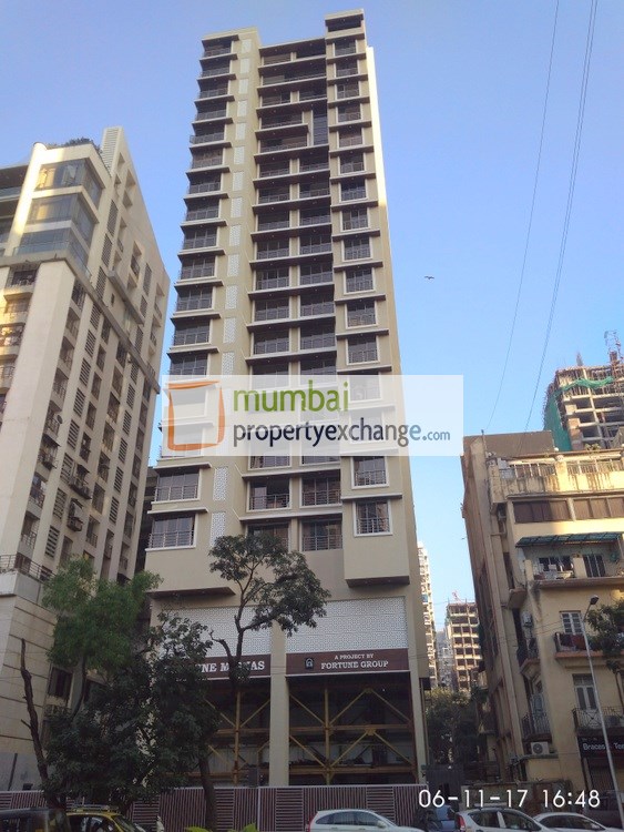 2 BHK Semi-Furnished in Fortune Mignas , Mahalaxmi