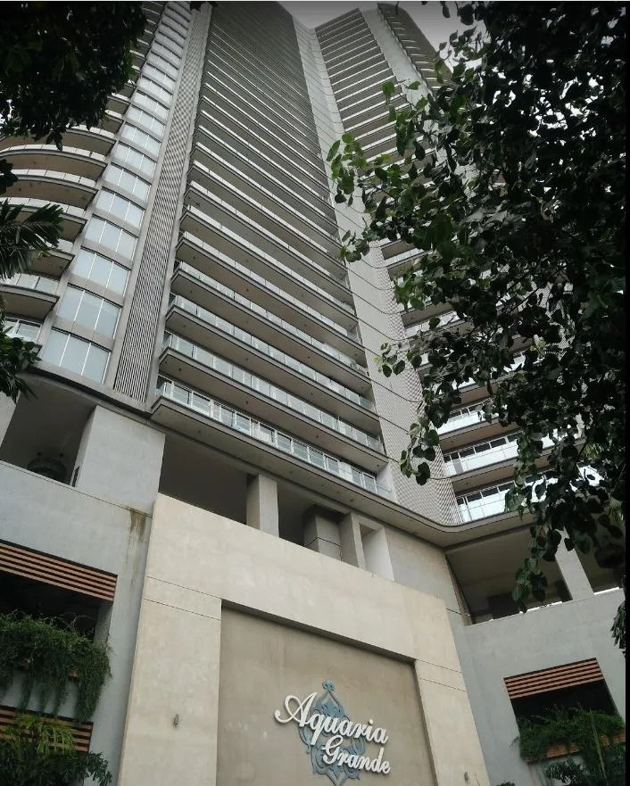 Aquaria Grande, Wing B Floor 33-38