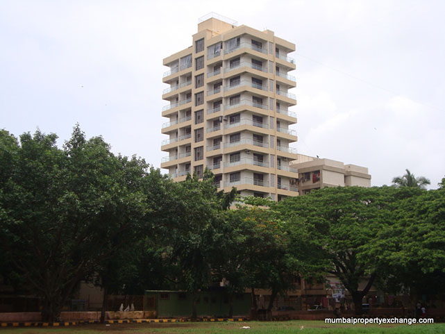3.5 BHK Semi-Furnished in Lotus , Malad West