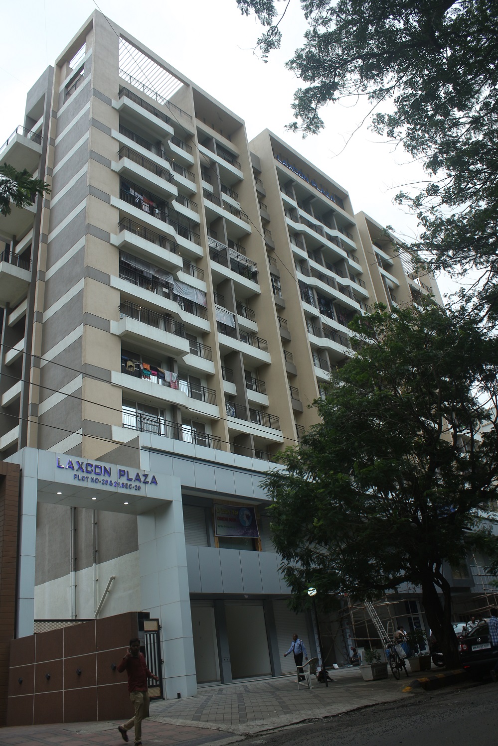 Laxcon Plaza