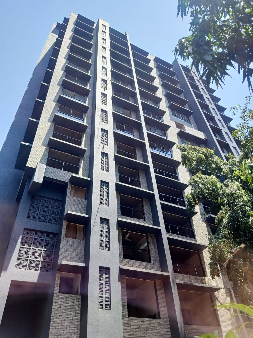 Kakad West End