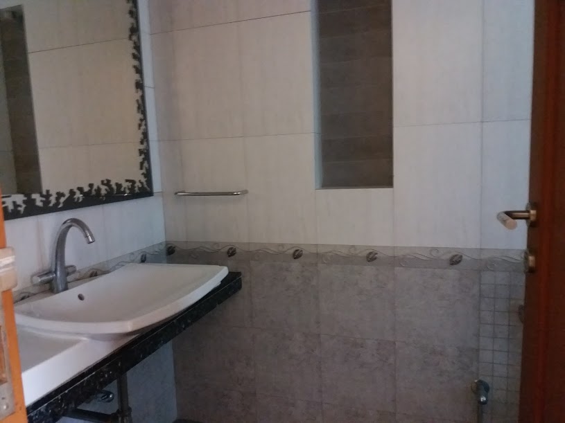 4 BHK High Tide for Rent in Juhu