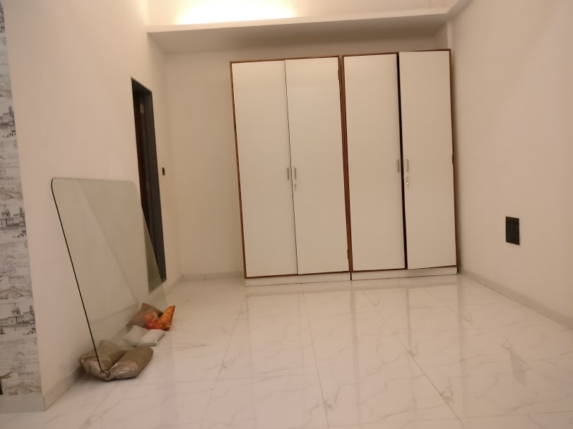 4 BHK Link Side for Rent in Bandra West