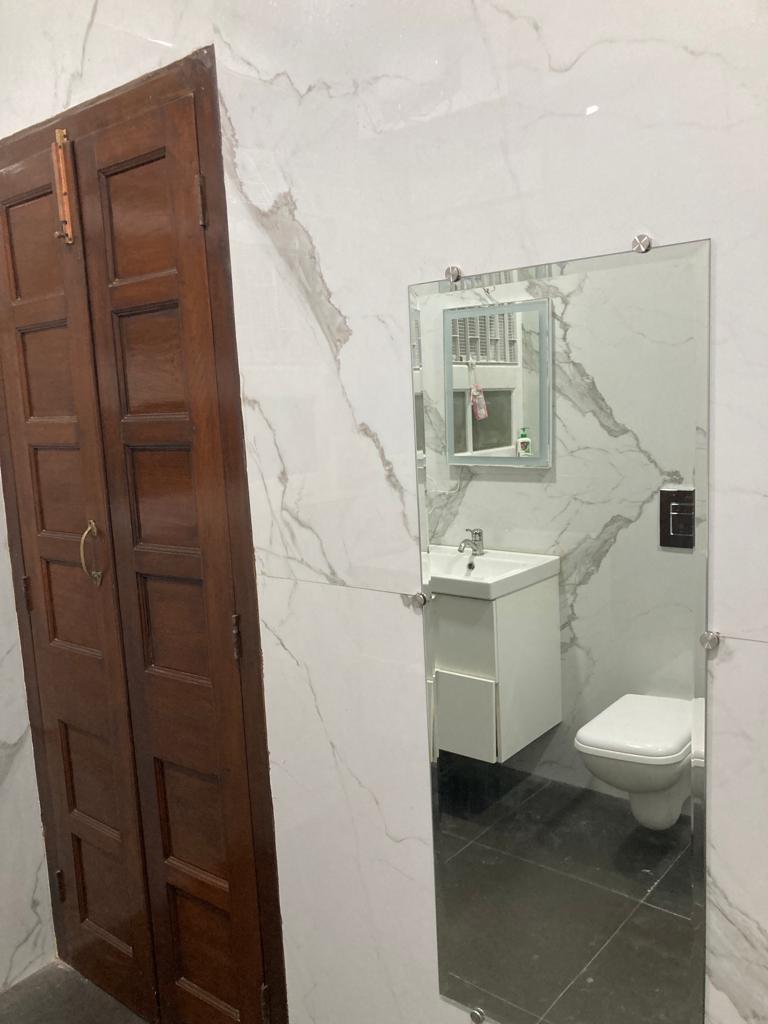 Roxana Building — Churchgate (18)