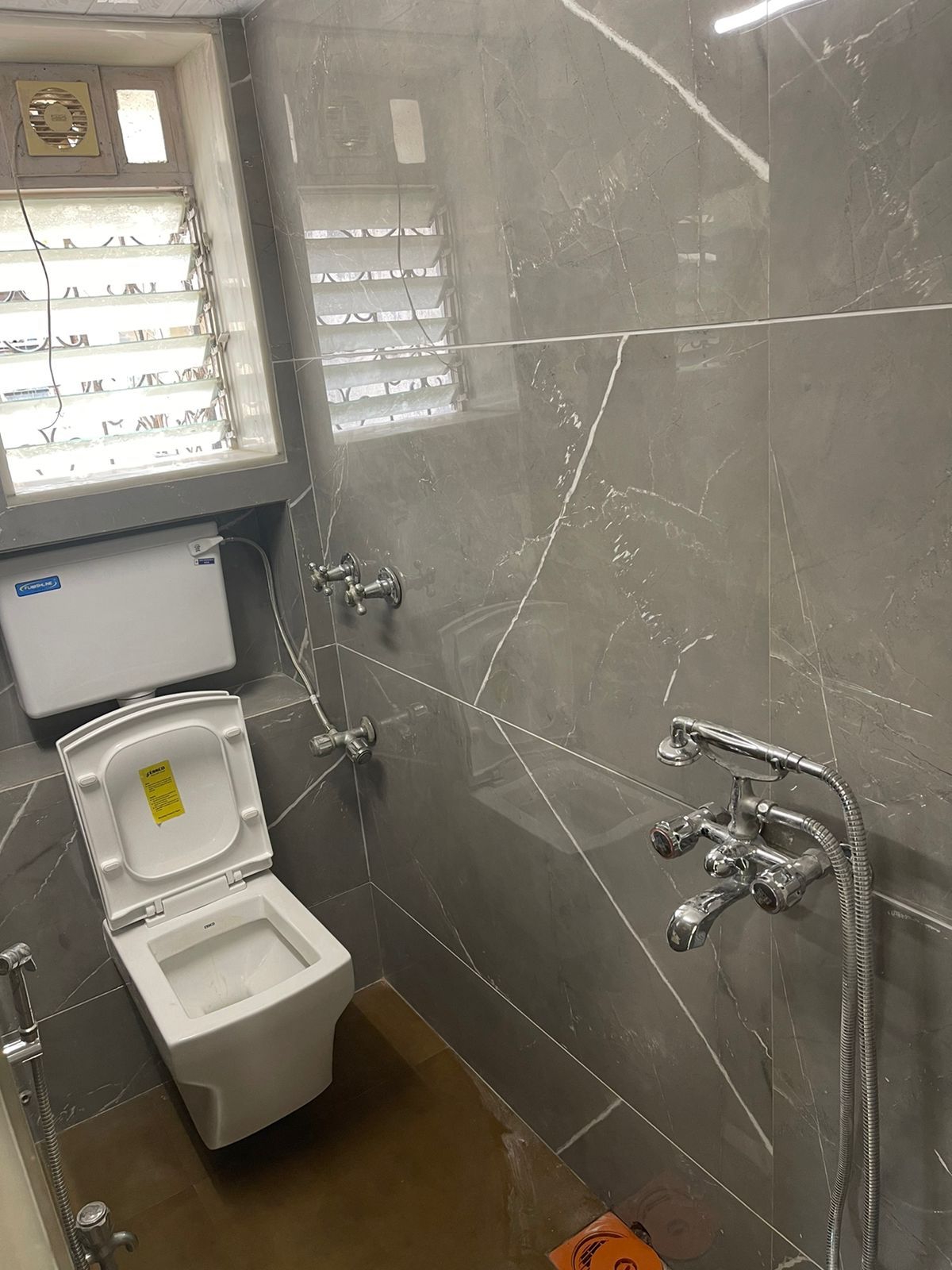 Prakash Villa — Santacruz West