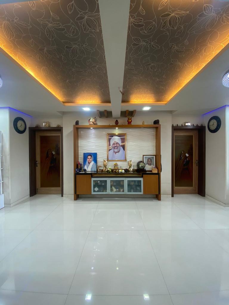 5 BHK RNA Heights for Rent in Andheri East