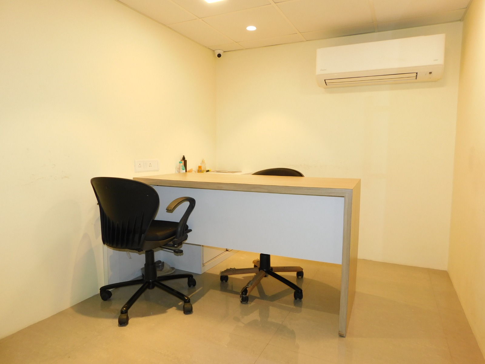 Marathon Icon โ Lower Parel (10)