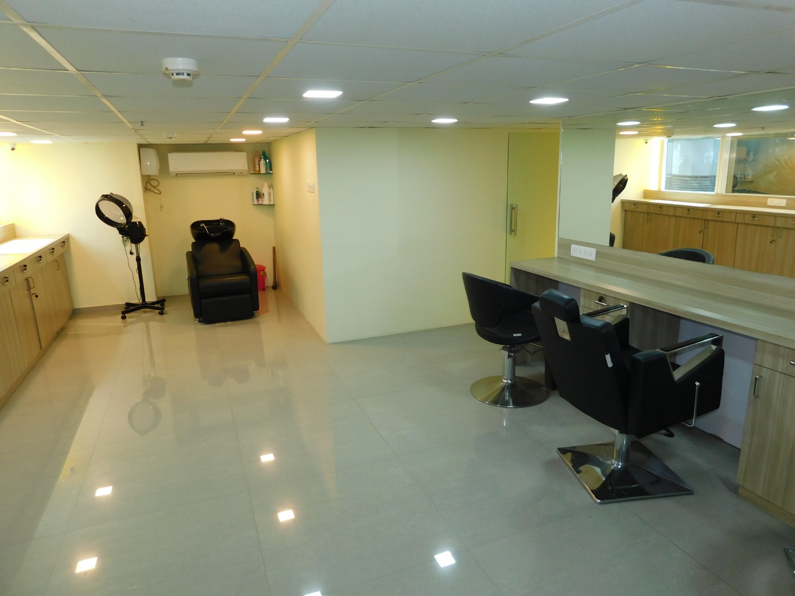 Marathon Icon โ Lower Parel (8)