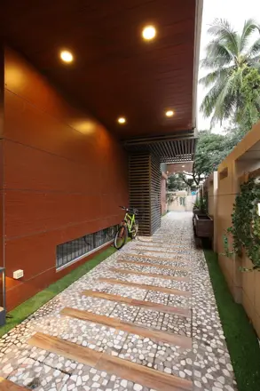 21 Bungalow