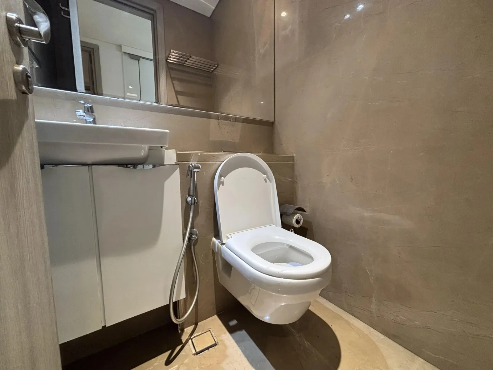 Rustomjee Seasons — Bandra East (27)