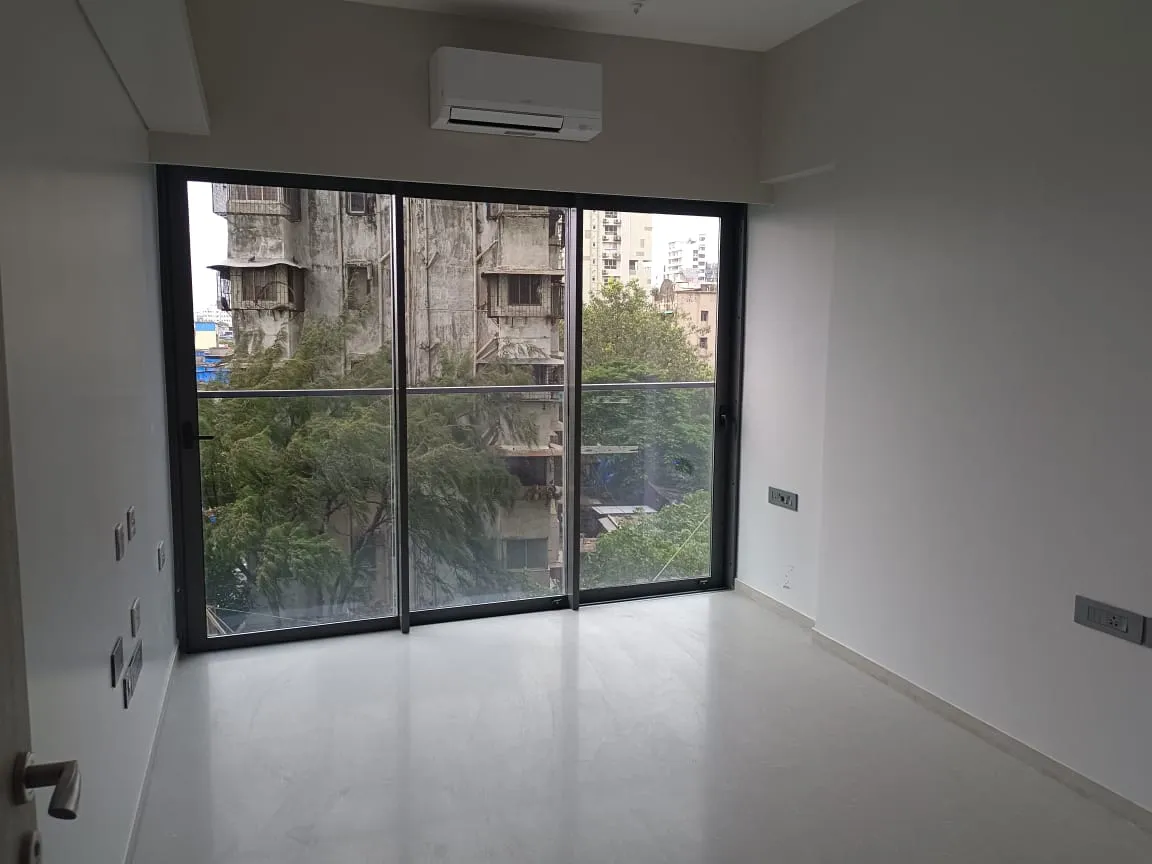 Rustomjee Paramount โ Khar West (2)