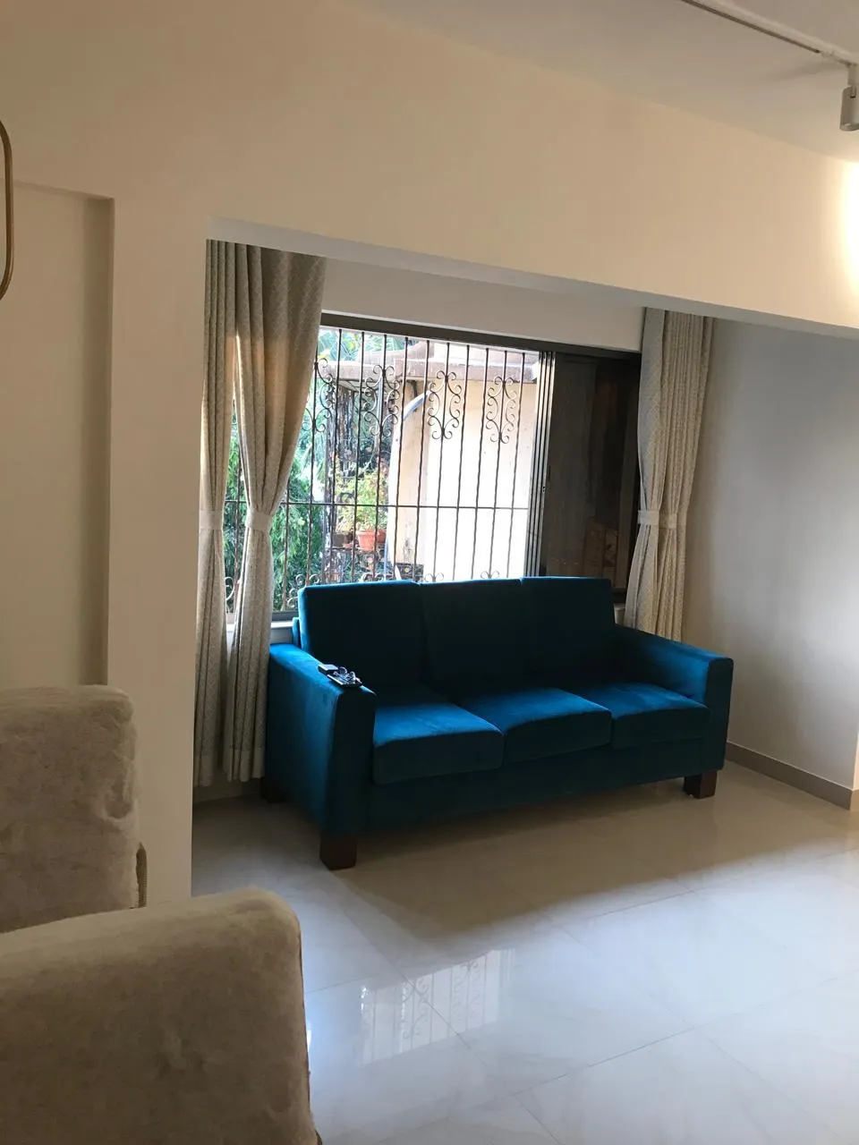 New Silver Home — Bandra West (20)