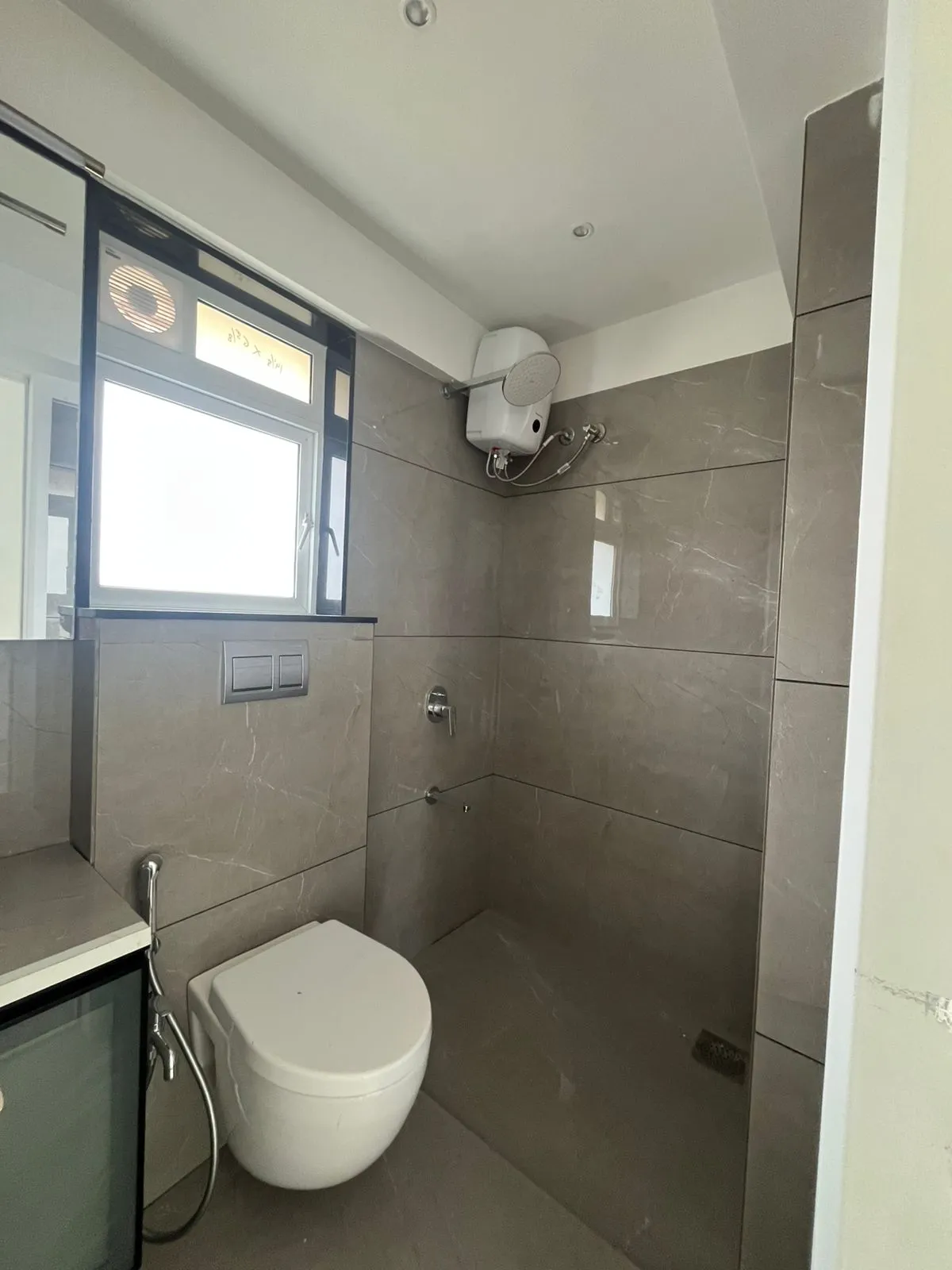 Neelam Apartments — Bandra West (8)