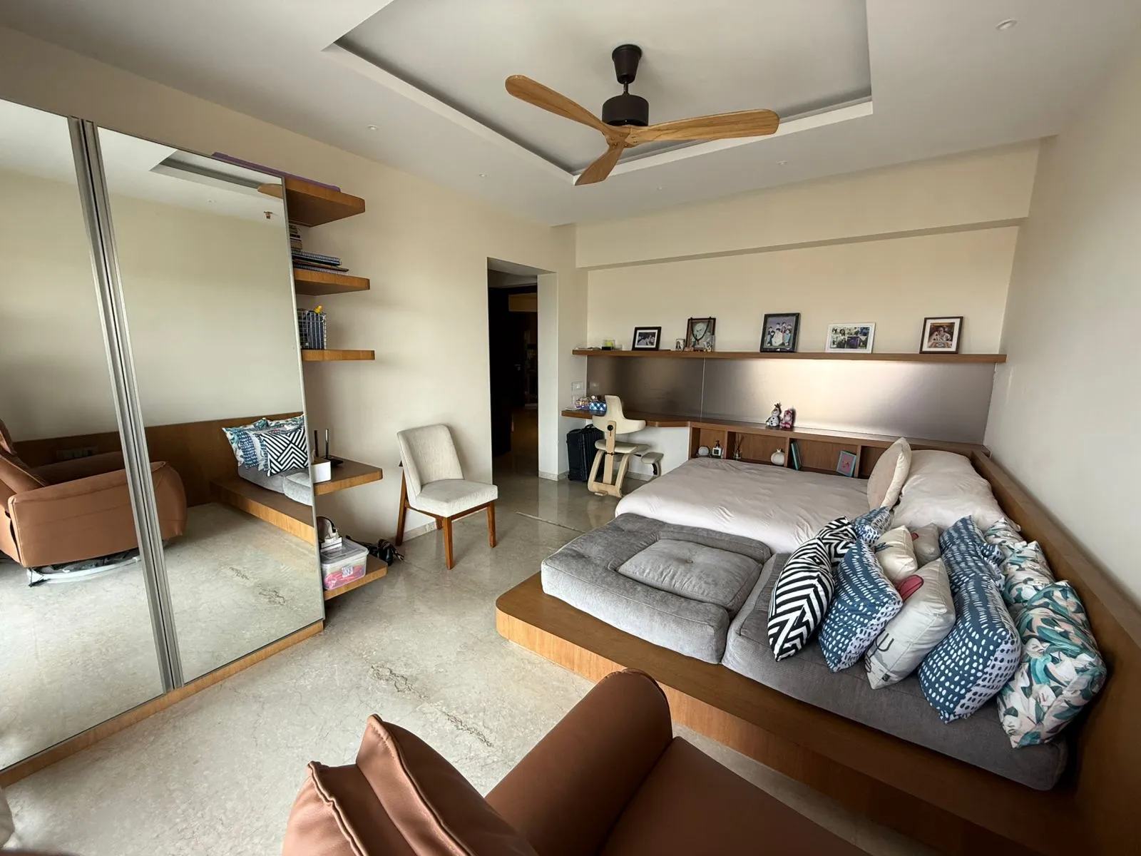 Signia Pearl — Bandra East (8)