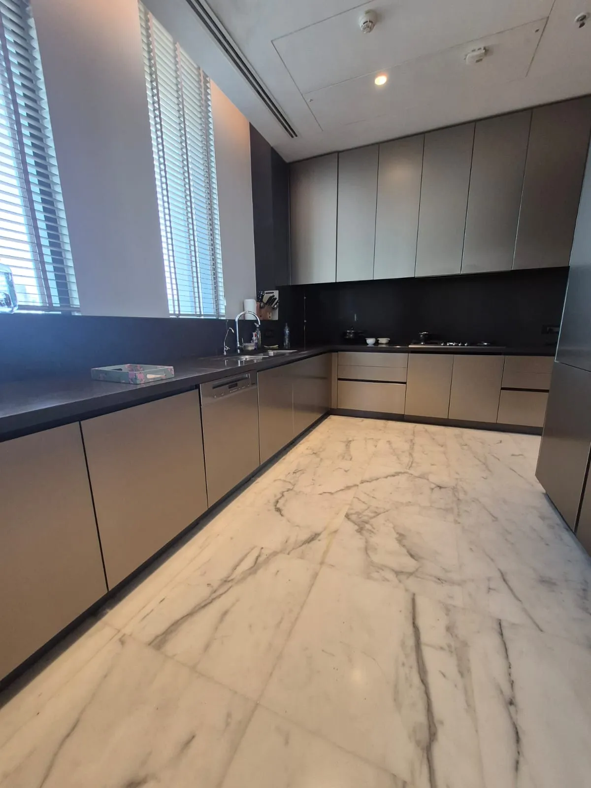 Four Seasons Private Residences โ Worli (8)