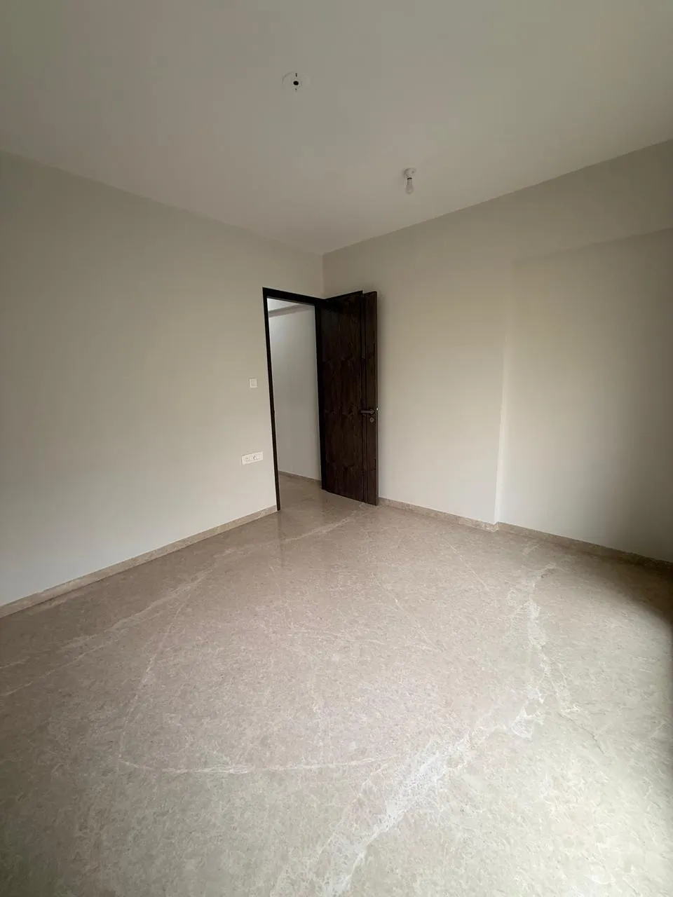 2 BHK Flats and Apartments on Rent in Park Crest, Khar West