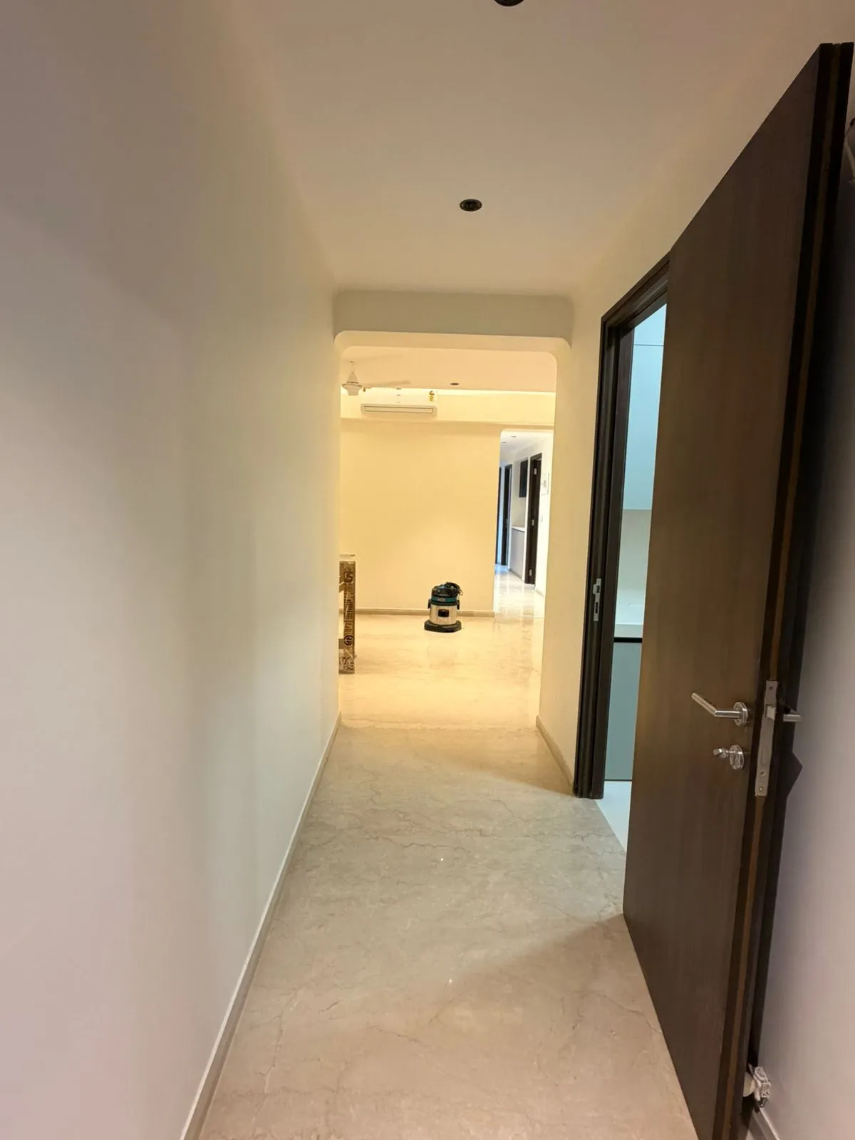 Kalpataru Magnus — Bandra East (13)